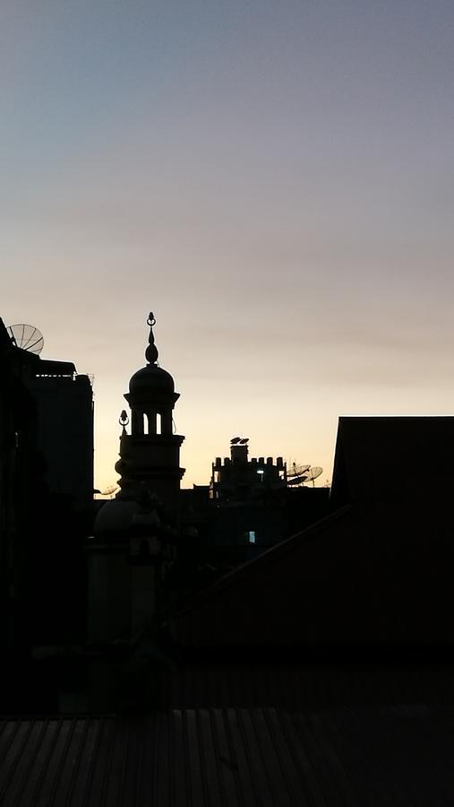 Dengba Hostel Yangon Exteriör bild