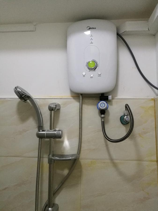 Dengba Hostel Yangon Exteriör bild