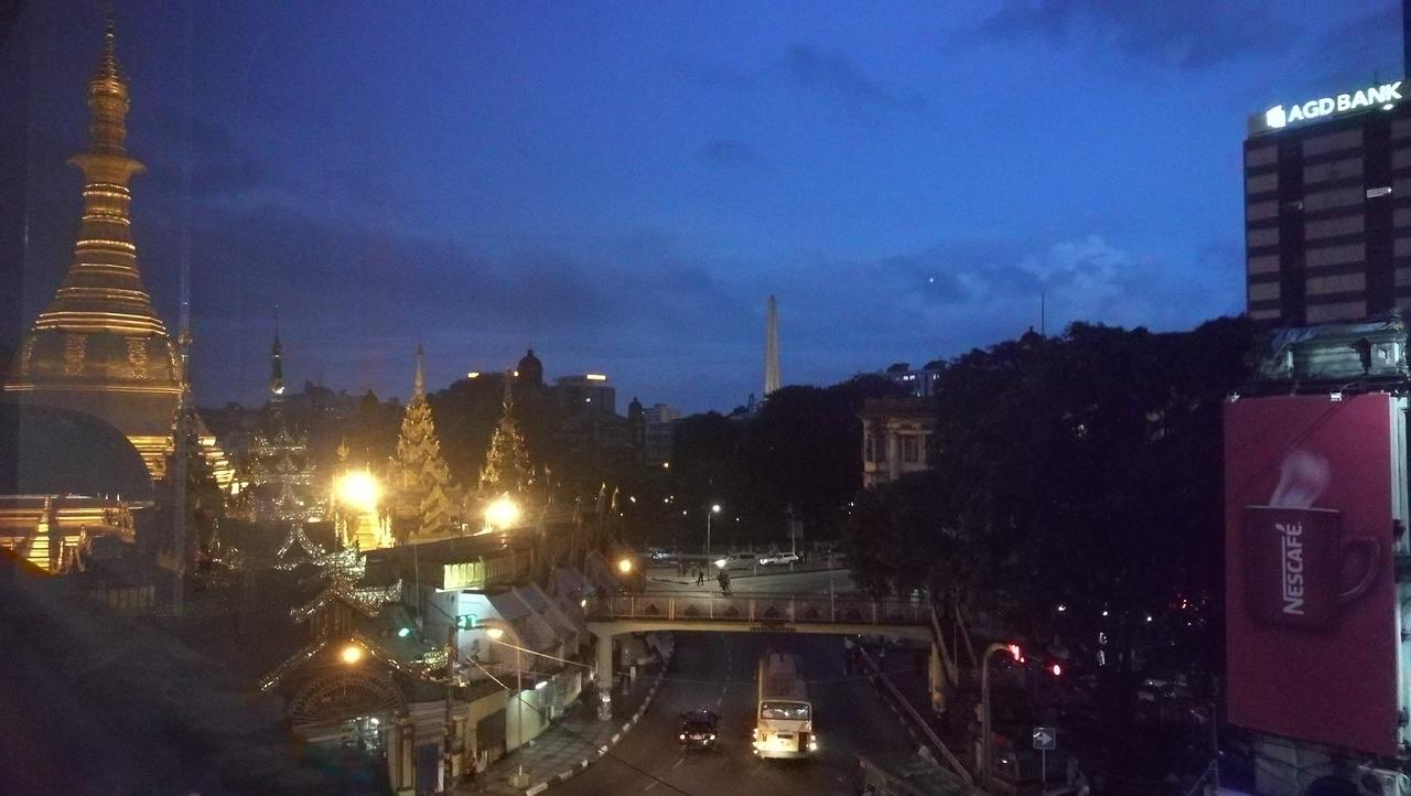 Dengba Hostel Yangon Exteriör bild