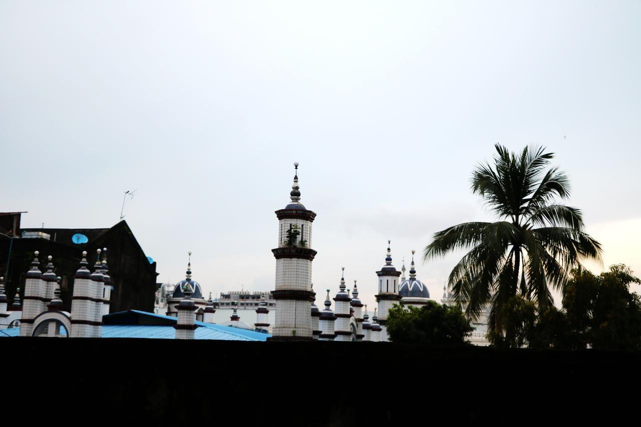 Dengba Hostel Yangon Exteriör bild