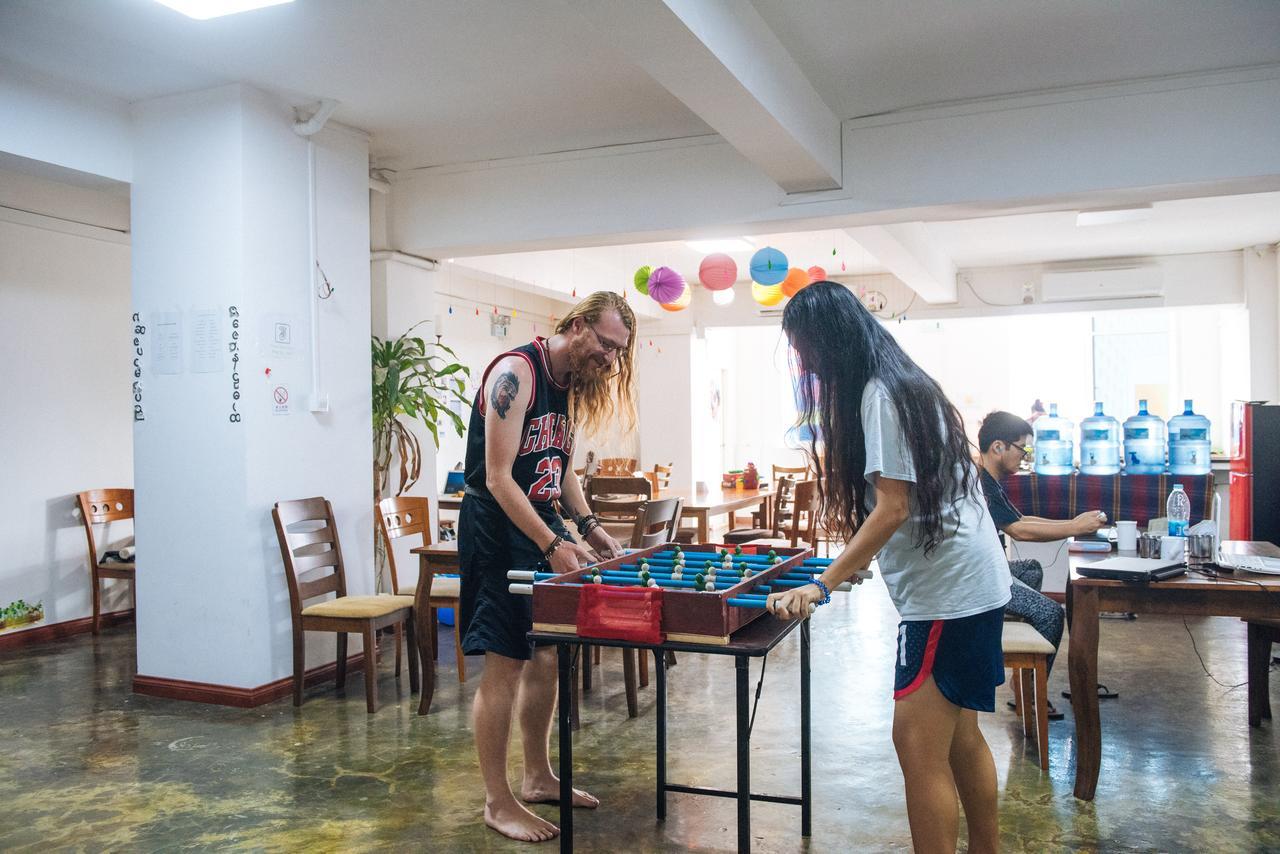 Dengba Hostel Yangon Exteriör bild