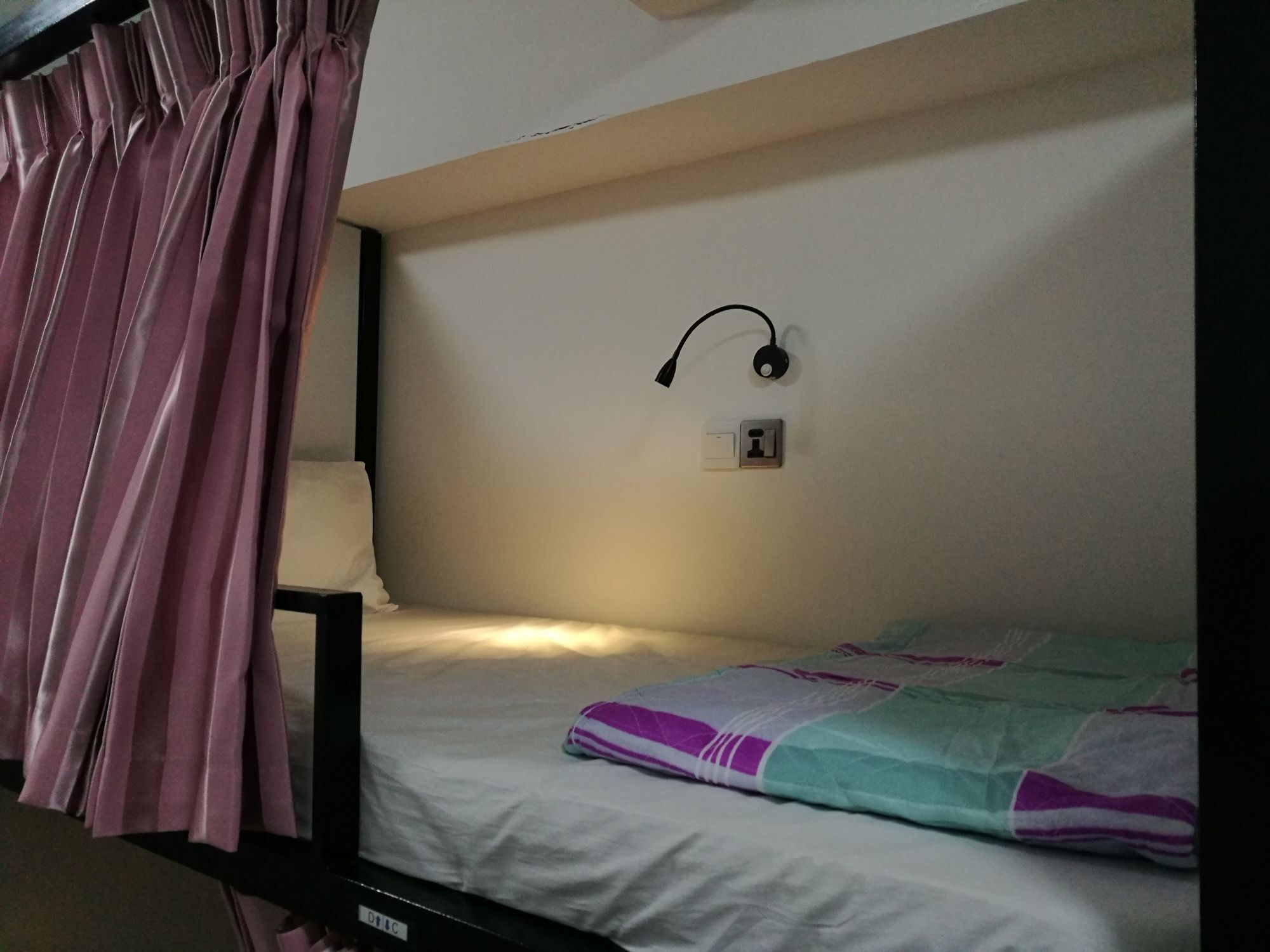 Dengba Hostel Yangon Exteriör bild
