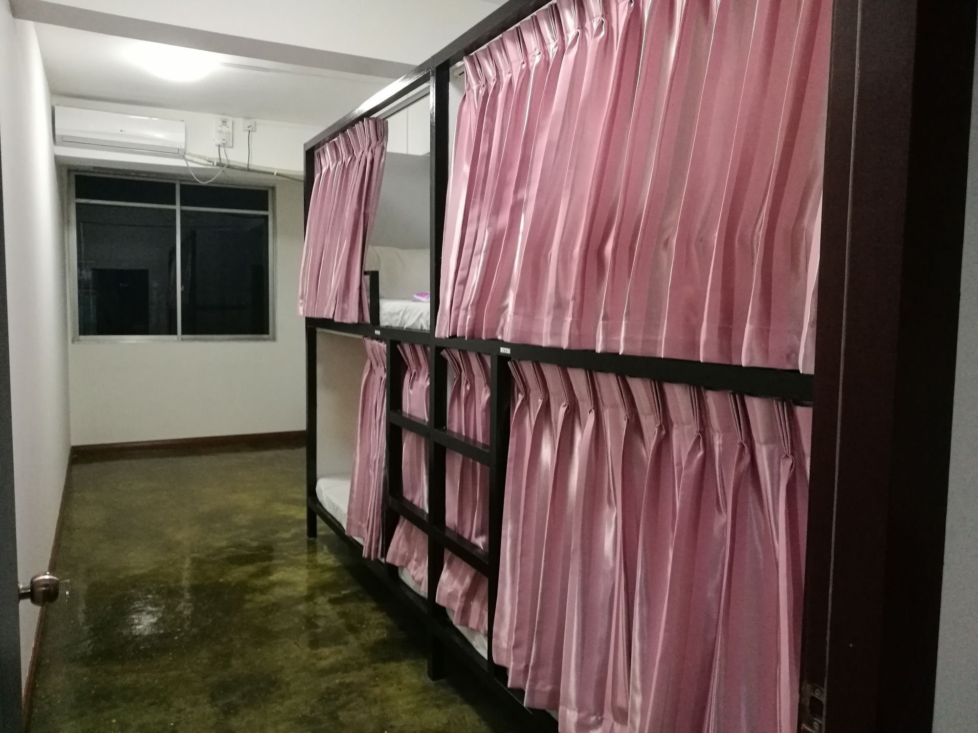 Dengba Hostel Yangon Exteriör bild