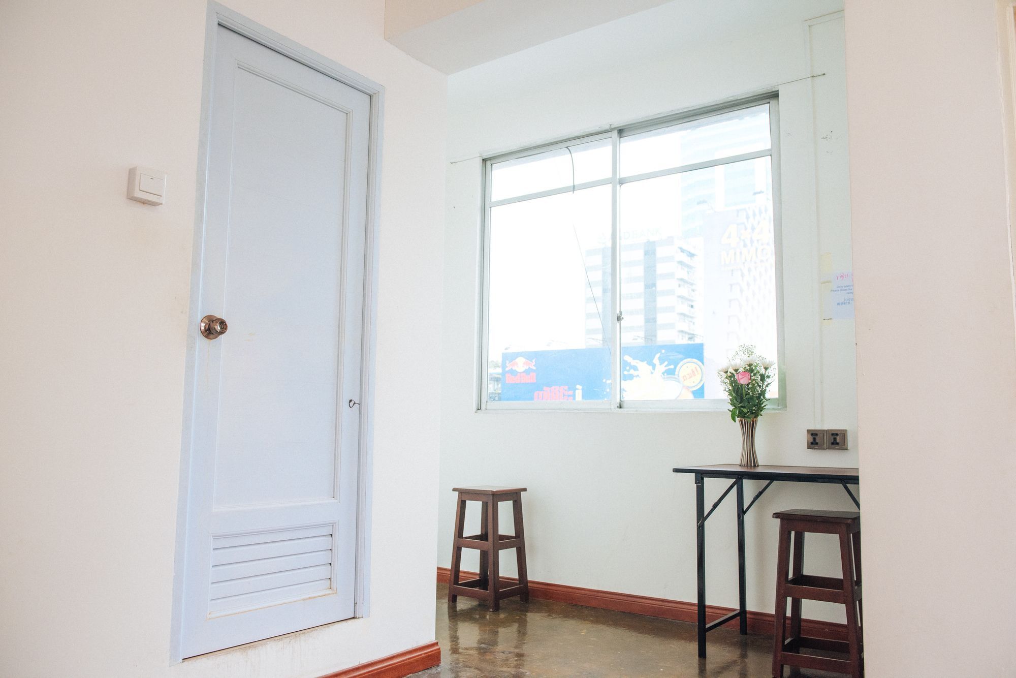 Dengba Hostel Yangon Exteriör bild