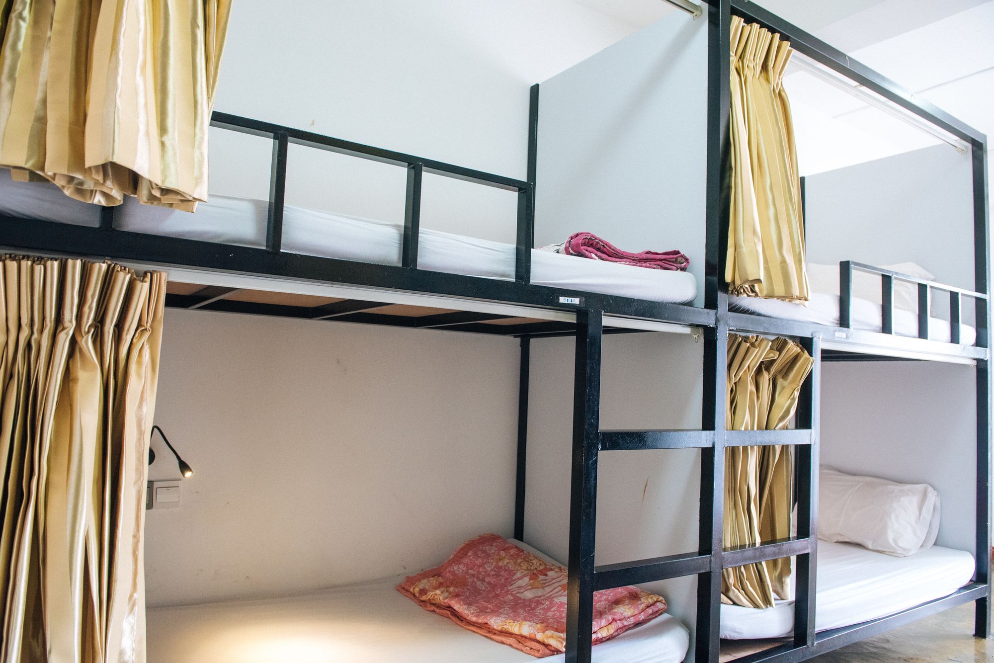 Dengba Hostel Yangon Exteriör bild