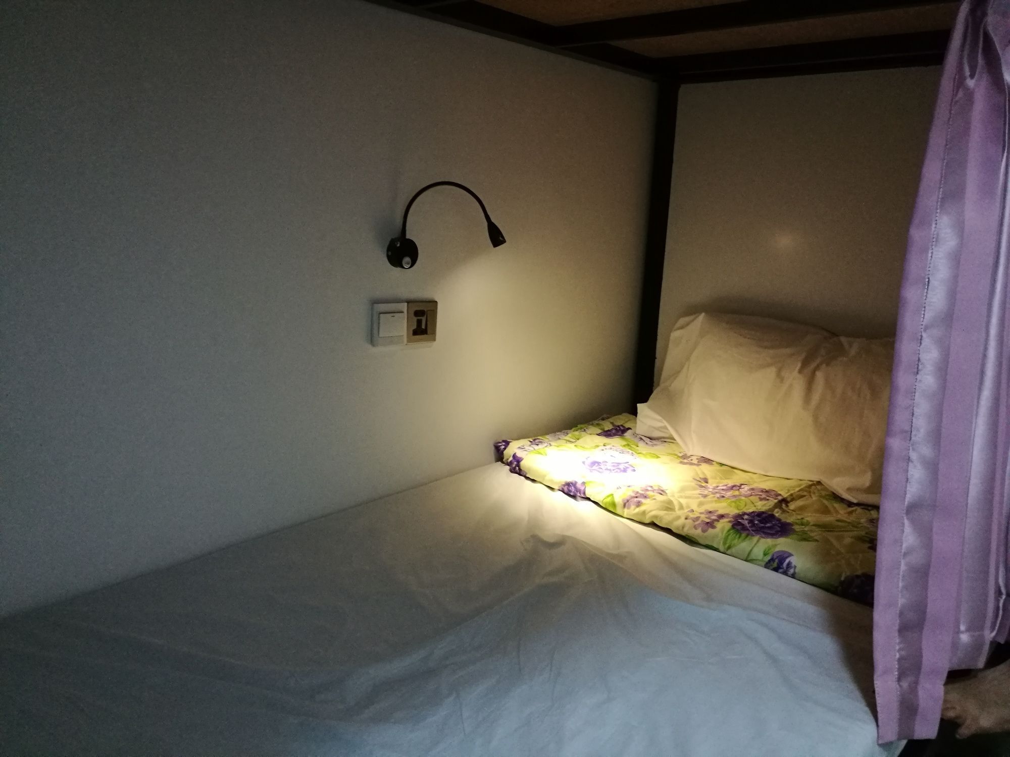 Dengba Hostel Yangon Exteriör bild