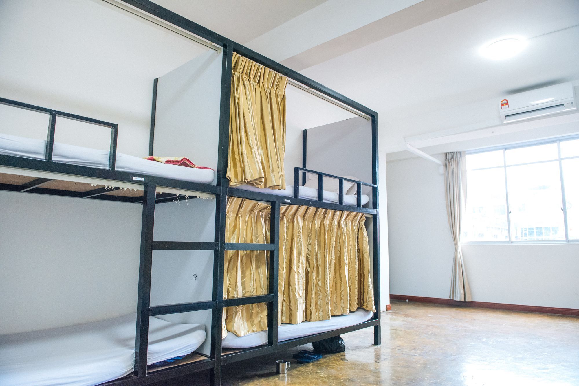 Dengba Hostel Yangon Exteriör bild